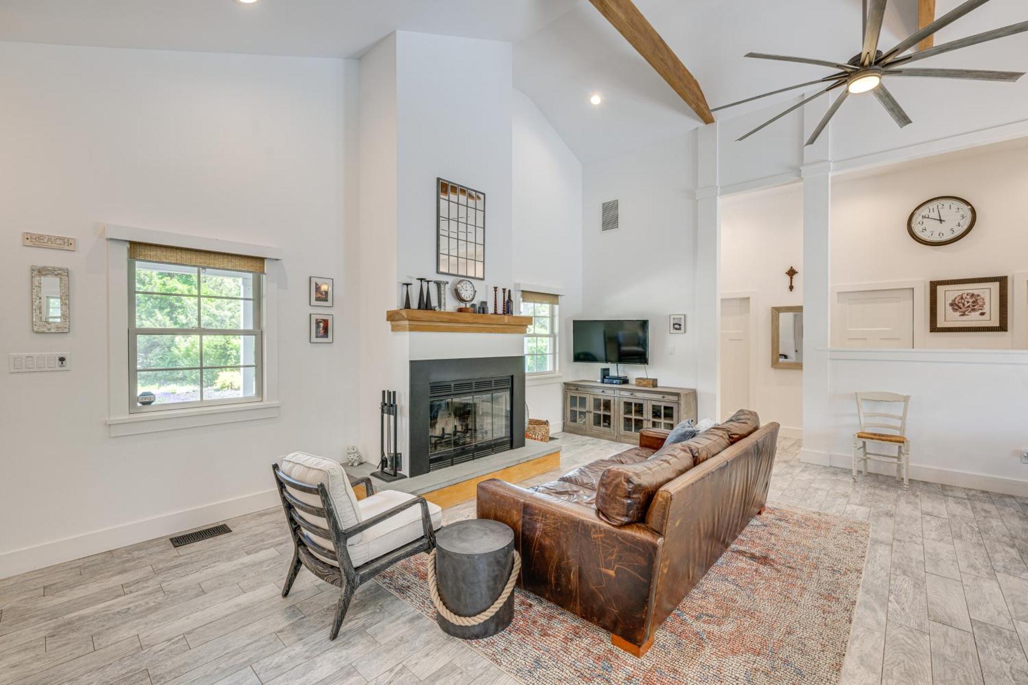 Distinctive Hamptons Home With Pool Near Bay, Ocean Hampton Bays Exterior foto
