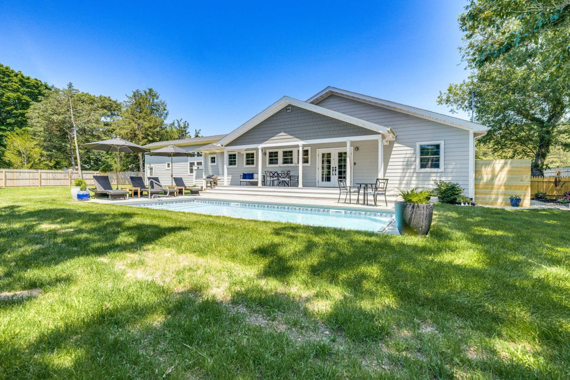 Distinctive Hamptons Home With Pool Near Bay, Ocean Hampton Bays Exterior foto